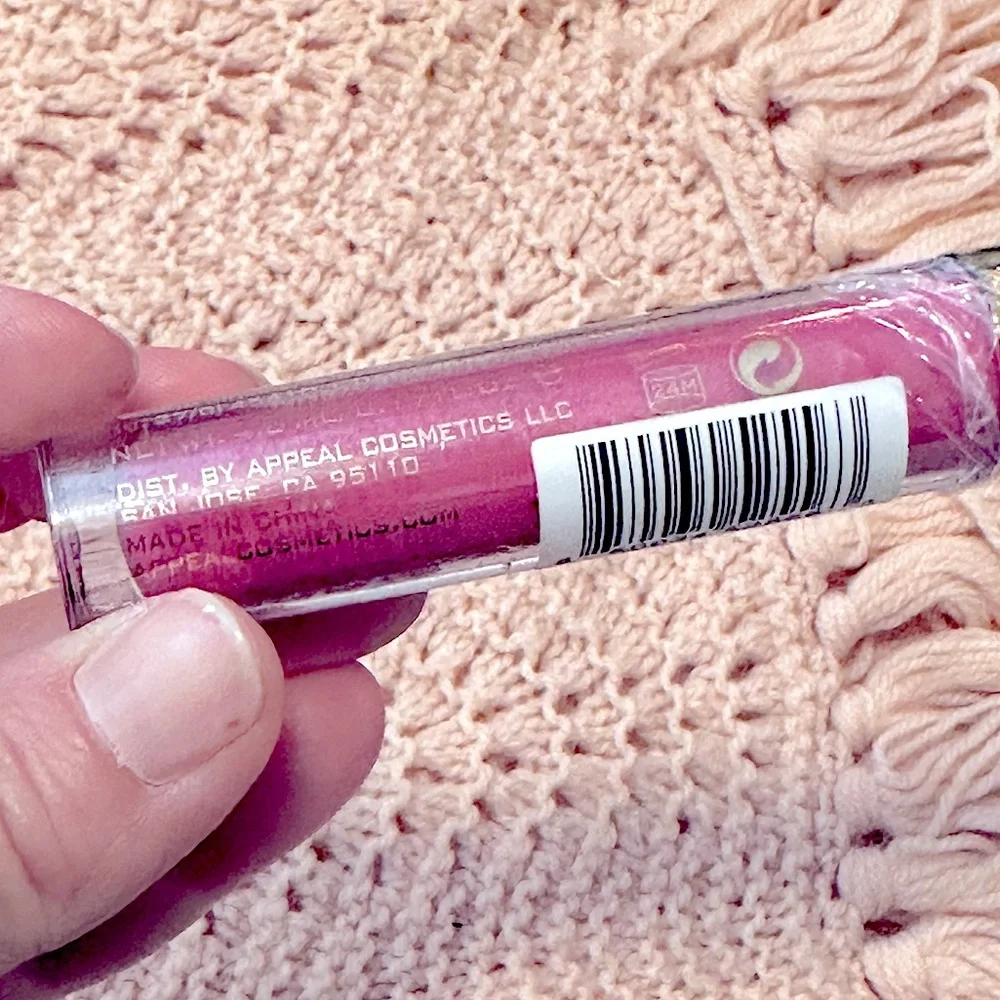BRAND NEW: APEAL COSMETICS FULL SIZE LOVELY LIQUID LIPSTICK: Pinkish Mauve Color
